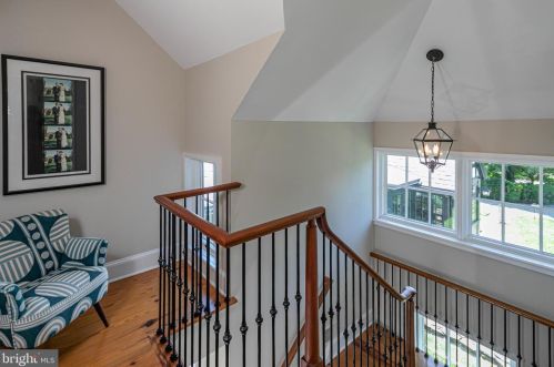 19 Greenhouse Dr, Princeton NJ  08540-4801 exterior
