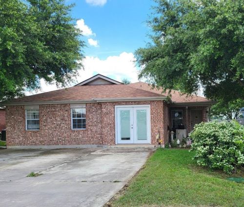 109 Eagle Dr, Stairtown, TX 78648-2531