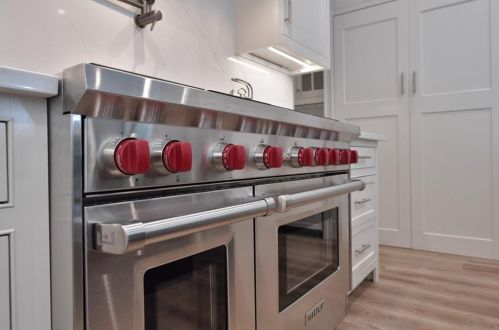 800 Lake Summit Dr, Atlanta GA  30342-1975 exterior