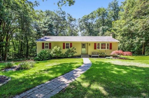 60 Ridge Dale Rd, Upper Stepney, CT 06468-1222