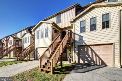 671 Walnut St, Hanover PA  17331-2050 exterior