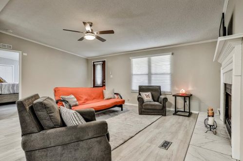 3809 Lands End Ct, Granbury TX  76048-6113 exterior
