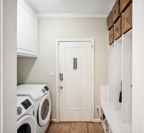 4680 Hitching Post Trl, Atlanta GA  30342-2816 exterior