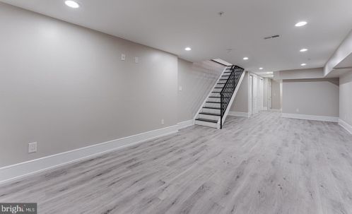 950 Front St, Philadelphia PA 19147-0043 exterior