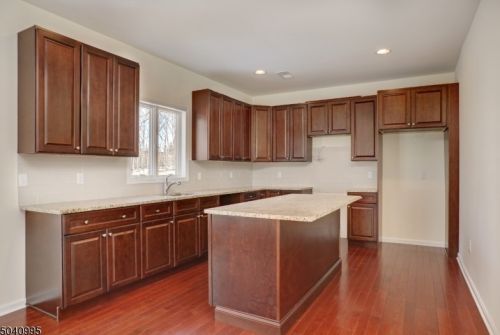 54 Fox Run, Parsippany, NJ 07834-3025