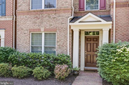 405 Spring St, Herndon VA  20170-6223 exterior