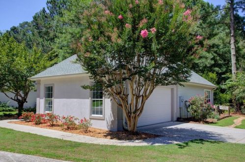 756 Reeves Lake Dr, Marietta, GA 30064-5239
