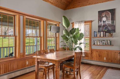 2 Youngs Ln, Freeport ME  04032-6261 exterior