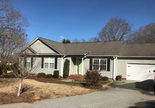 617 Brushwood Rd, Woodruff, SC 29388-7608