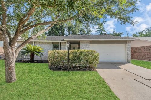 6834 Kearney Dr, Richmond, TX 77469-5818