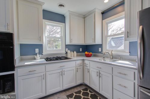 24 Pine Ave, Silver Spring MD 20912-4677 exterior