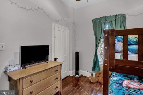 717 York St, Hanover PA 17331-3228 exterior