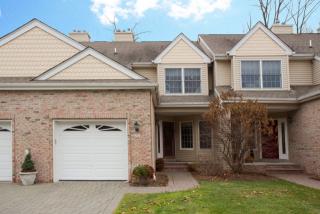 58 Trotters Ln, Allendale, NJ 07401-2035