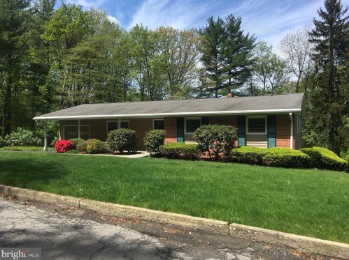 137 26th St, Primrose, PA 17901-3121