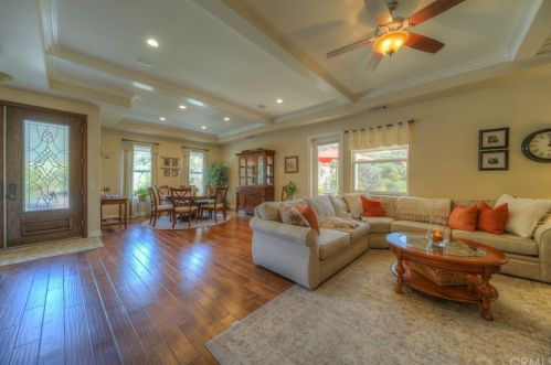 42769 Calle Corto, Temecula, CA 92590-3972