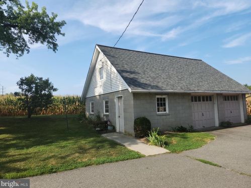 750 Summit Dr, Lancaster PA  17601-1152 exterior