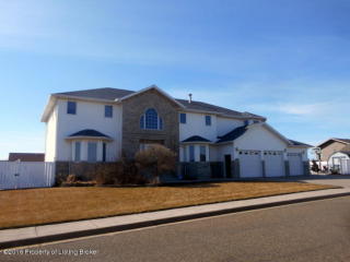 2231 5th St, Dickinson, ND 58601-2431