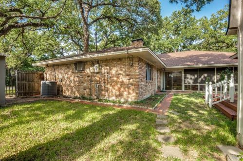 809 Tanglewood Dr, Irving TX 75061-6815 exterior