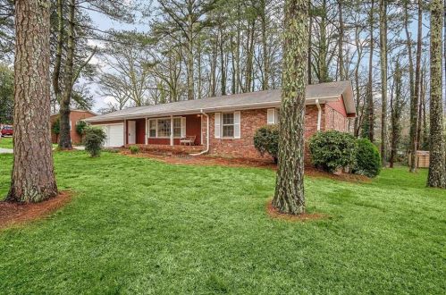 887 Hurt Rd, Austell, GA 30106-1445