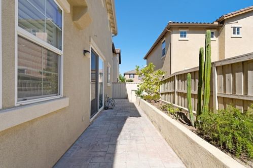 2744 Madison Cir, Anaheim CA  92801-4997 exterior