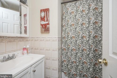 2238 12 St, Philadelphia PA 19133-1006 exterior