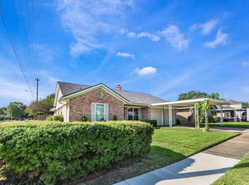 1302 Atlanta St, Deer Park, TX 77536-4702