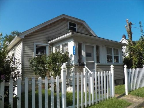 1269 Lincoln St, Vandergrift PA  15690-1240 exterior