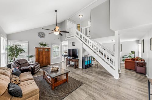 1098 Bradbury Cir, Carol Stream IL  60188-3904 exterior