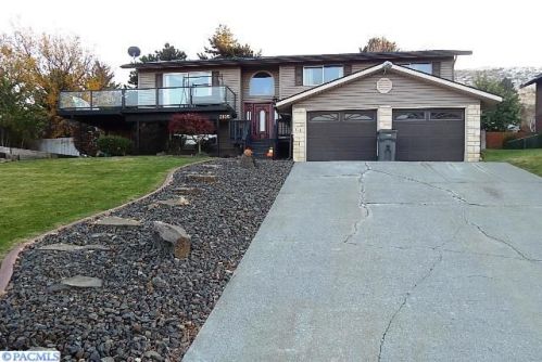 3105 46th Ave, Kennewick, WA 99337-2607