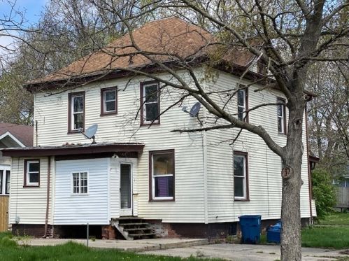 320 Polk St, Swygert, IL 61764-1351