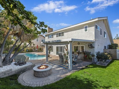 6718 Rycroft Dr, Riverside CA  92506-5315 exterior