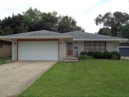 2204 Glenwood Ave, Rockford, IL 61103-3869