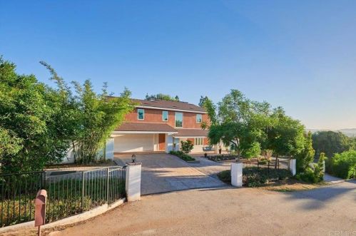 2665 Mary Lane Pl, Escondido, CA 92025-7728