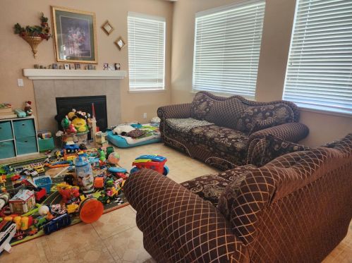 377 Daisy Ct, Merced, CA 95341-8032