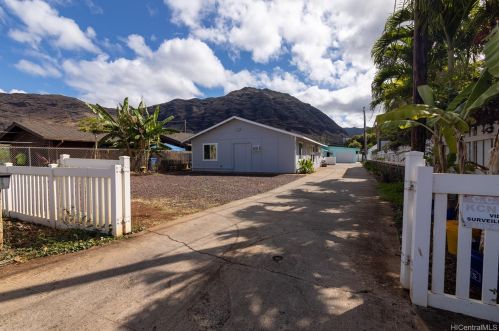 84662 Lahaina St, Nanakuli, HI 96792-1841