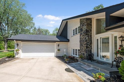 6031 James St, Tinley Park, IL 60477-1974
