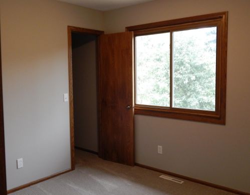 1872 Bear Path Trl, Saint Paul MN  55122-2266 exterior