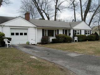 5 Sutter Ave, Warwick, RI 02886-4407