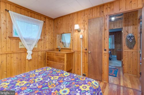 588 Shannondale Rd, Harpers Ferry WV 25425-4757 exterior