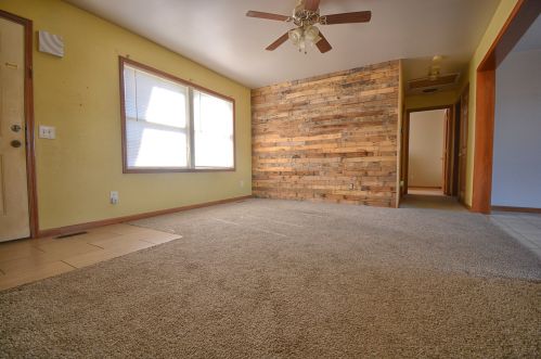 3429 Silverado Dr, Kankakee, IL 60901-3805