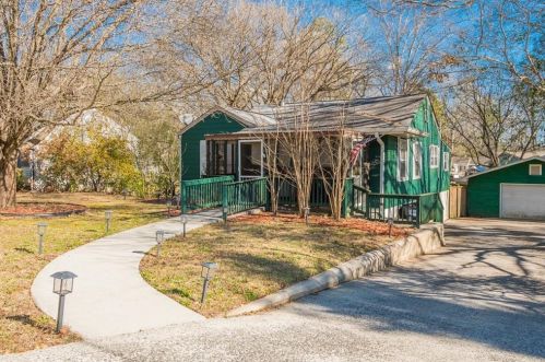 1681 Pitner Dr, Marietta, GA 30060-4315