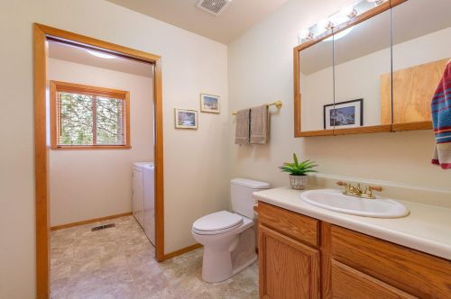 14236 Wolfgang Rd, Truckee CA  96161-6903 exterior