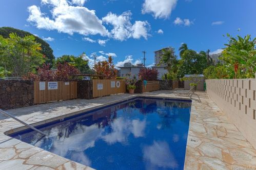 1550 Wilder Ave, Honolulu HI  96822-4678 exterior