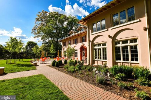 343 Sayre Dr, Princeton NJ  08540-5839 exterior