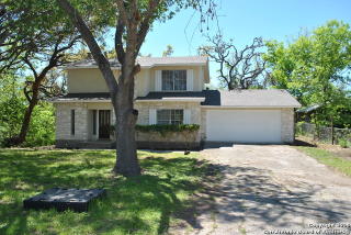 109 Oak Bluff Blvd, Fair Oaks, TX 78006-5662