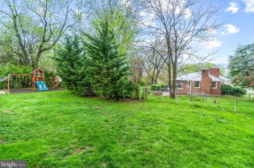 5225 Heming Ave, Springfield VA  22151-2942 exterior