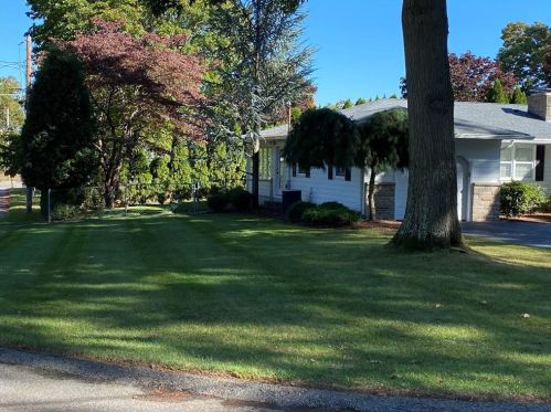 5 Colony Dr, Providence, RI 02919-2315