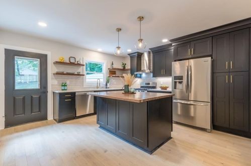 2450 Hillcrest Dr, Atlanta, GA 30344-2461