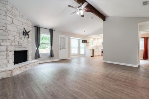 4801 Cottonwood St, Austin TX  78744-3051 exterior