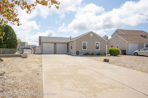 53 Ocean Gate Ave, Berkeley Township, NJ 08721-1421